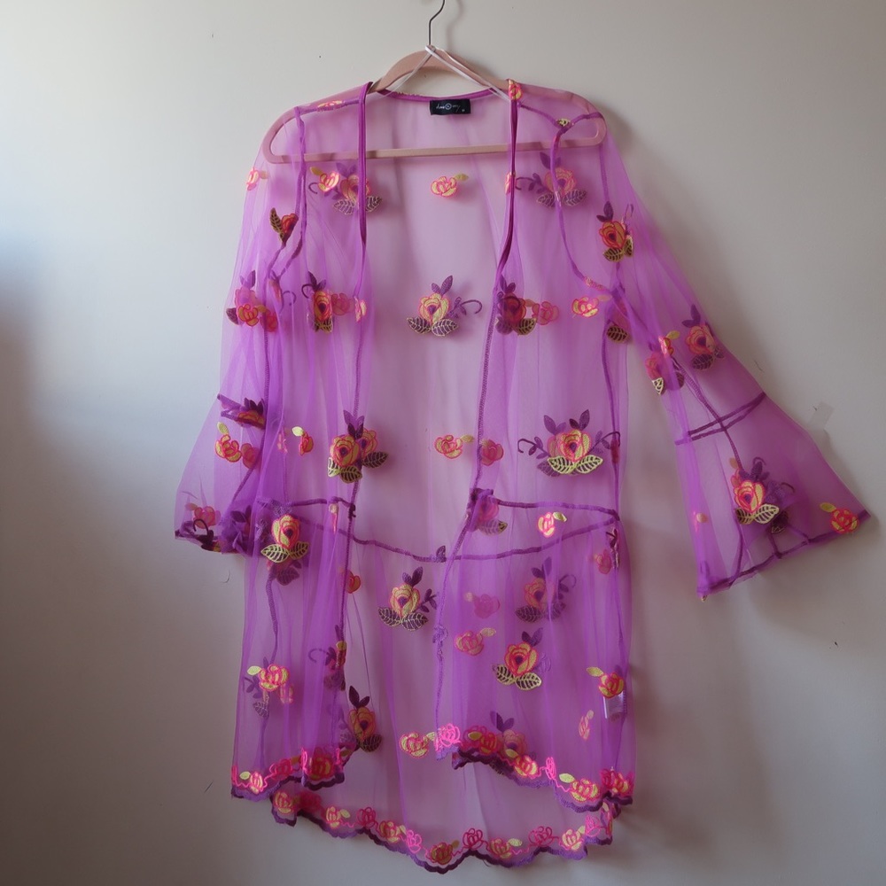 PLAYFUL EBONIE N IVORY SHEER KIMONO SIZE M